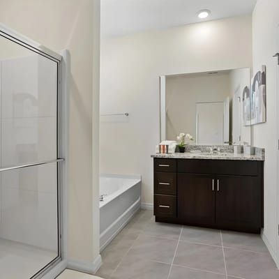 6 Bedrooms/ 5.5 Bathrooms Solterra (7623 OL)