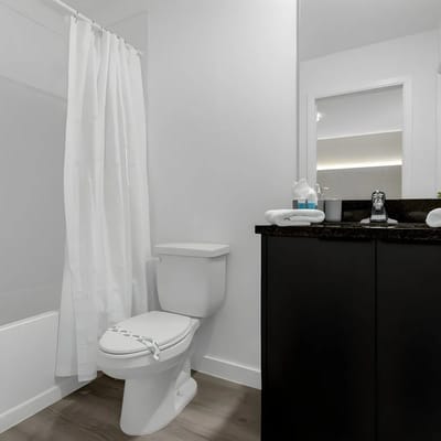 3 Bedrooms/ 3 Baths/ The Hub At Westside (3361TT)
