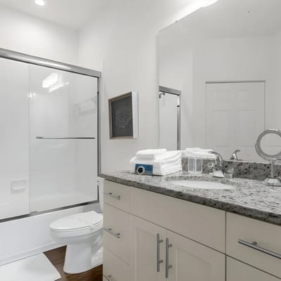 4 Bedrooms / 3 Bathrooms/ West Lucaya (3234CP)