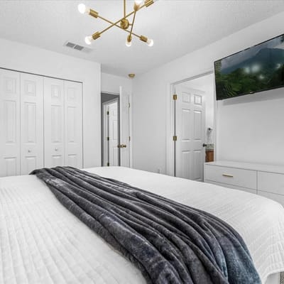 3 Bedrooms/ 2.5 Bathrooms/ Emerald Island(2709 SK)