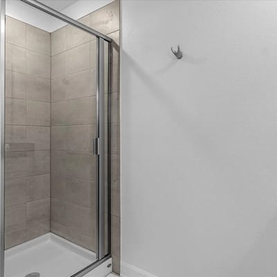 5 Bedrooms/ 4 Bathrooms/ Storey Lake (2584 RT)