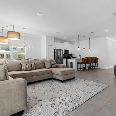 5 Bedroom/ 4 Bathroom/ Storey Lake (2601 SS)