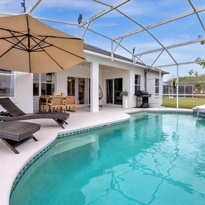 4 Bathrooms/ 3 Bathrooms/ Cresent Lakes (5305 CV)