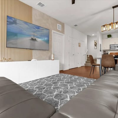 3 Bedrooms/2 Bathrooms/ Lucaya Village (13-102)