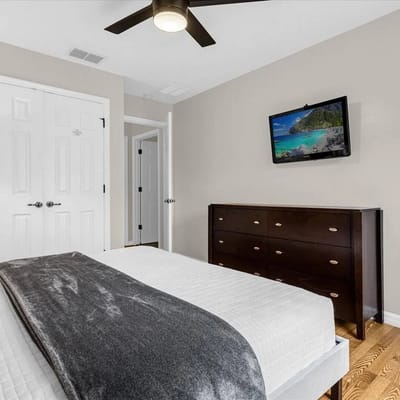 3 Bedrooms/ 2.5 Bathrooms/ Encantada (3160 YL)