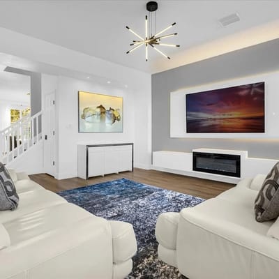 6 Bedrooms/ 3.5 Baths/ Liberty Village (4539 PC)