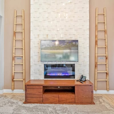 4 Bedrooms/ 4.5 Bathrooms/ Magic Village (7466 BD)