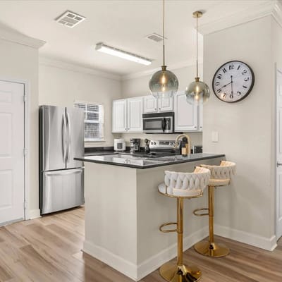 4 Bedrooms / 3 Bathrooms/ Lucaya Village (7-101)
