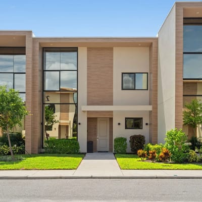 4 Bedrooms/ 4.5 Bathrooms/ Magic Village (3092 RW)