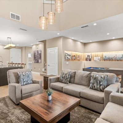 3 Bedrooms/ 3.5 Bathrooms/ Magic Village (7477 BD)