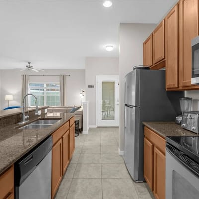 5 Bedrooms / 4 Bathrooms / Paradise (8980 CoP)