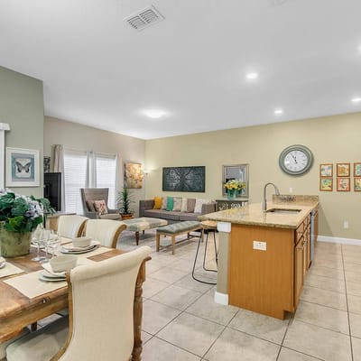 4 Bedrooms / 3 Bathrooms / Storey Lake (4827 CT)