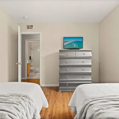 4 Bedrooms/ 3.5 Bathrooms / Regal Palms (203 LM)