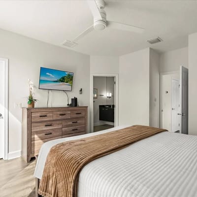 3 Bedrooms/ 3 Bathrooms/ The Retreat (1517RC)