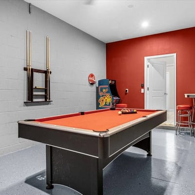 5 Bedrroms/ 5 Bathrooms/ Storey Lake (2739 BD)