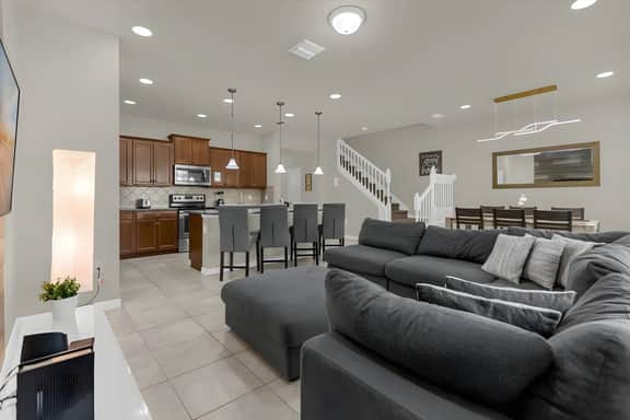5 Bedrooms / 4.5 Bathrooms /  Windsor at Westside (8936 AL)