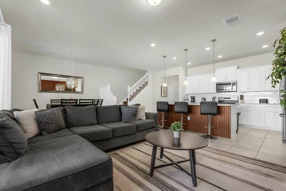 5 Bedrooms / 4.5 Bathrooms / Solterra (7436 OL)