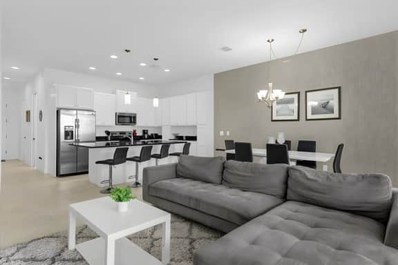 4 Bedrooms / 3 Bathrooms / Festival (232 CD)