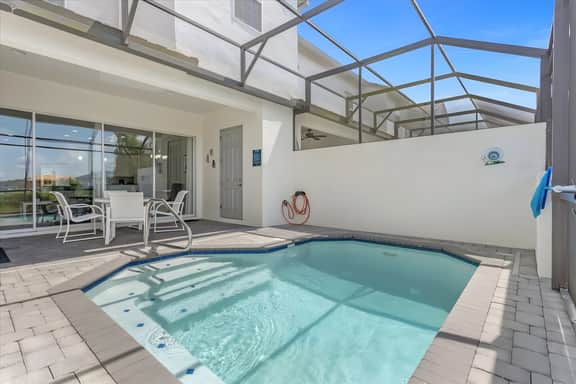 4 Bedrooms / 3 Bathrooms / Festival (232 CD)
