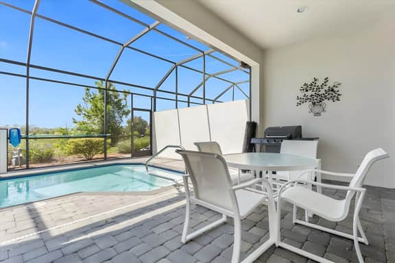 4 Bedrooms / 3 Bathrooms / Festival (232 CD)