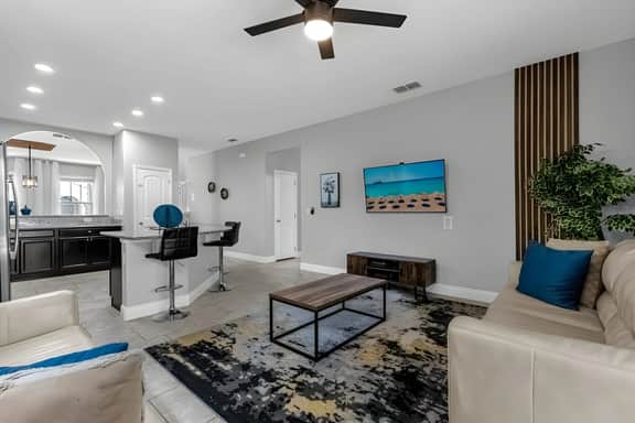 5 Bedrooms / 4 Bathrooms /  Solterra (5357 OA)