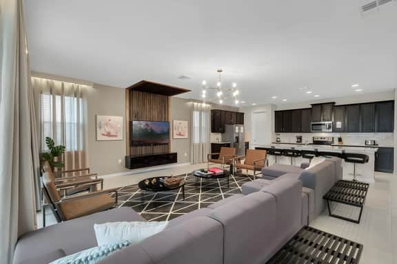 9 Bedrooms / 6.5 Bathrooms / Solara (9028 FK)