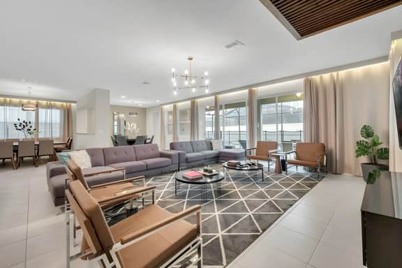 9 Bedrooms / 6.5 Bathrooms / Solara (9028 FK)