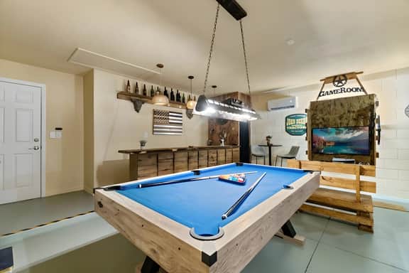 5 Bedrooms/ 3 Bathrooms/ Veranda Palms (4458 NP)