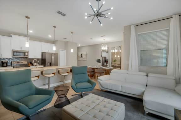 4 Bedrooms/ 3 Bathrooms / Storey Lake (4819 DS)