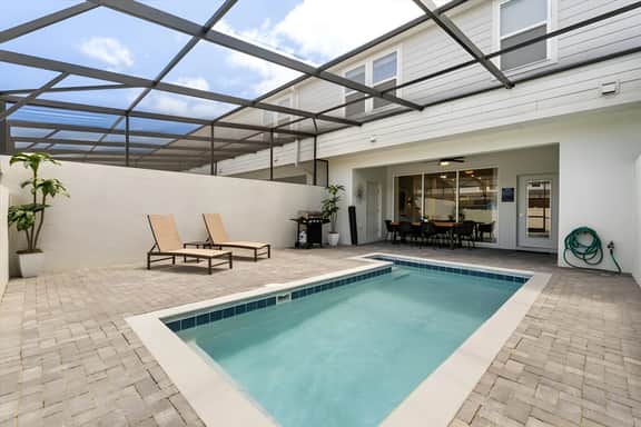 5 Bedrooms/4.5 Bathrooms/ Windsor Island (230 JW)