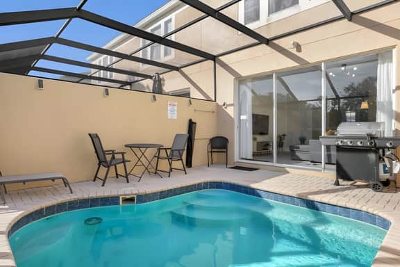 3 Bedrooms / 3 Bathrooms / Windsor Hills (7662 SR)