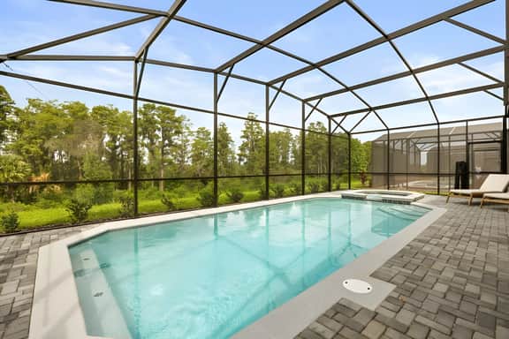 10 Bedrooms / 8 Bathrooms / Windsor Cay (15923CC)