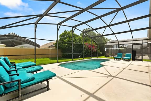 4 Bedrooms / 3 Bathrooms / Terra Verde (210HB)