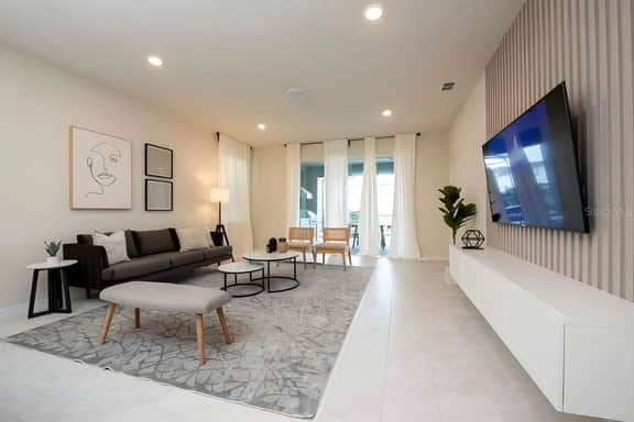 6 Bedrooms / 4 Bathrooms / Windsor Island (1677KL)