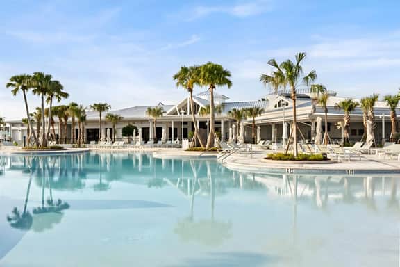 5 Bedrooms/ 4.5 Bathrooms/ Windsor Cay (1294SS)