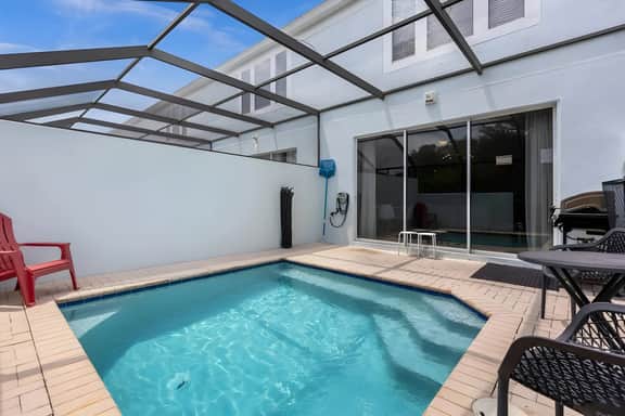 3 Bedrooms / 3 Bathrooms / Windsor Hills (7658 KC)