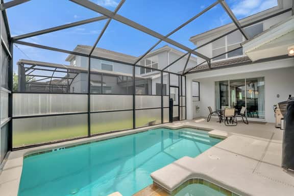 5 Bedrooms/ 5 Bathrooms/ Storey Lake (4729 SH)
