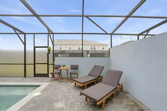 5 Bedroom/ 4.5 Bathrooms/ Windsor Cay (16198CC)