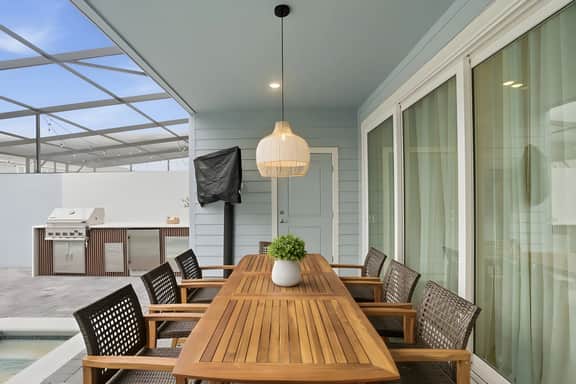 5 Bedroom/ 4.5 Bathrooms/ Windsor Cay (16198CC)