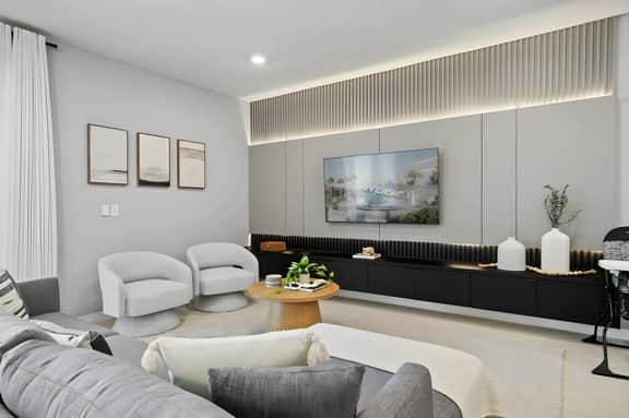 10 Bedrooms/ 8 Bathrooms/ Windsor Cay (16267 SK)