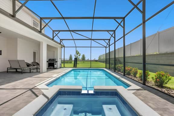 8 Bedroom/ 6 Bathroom/ Windsor Island (2070LC)