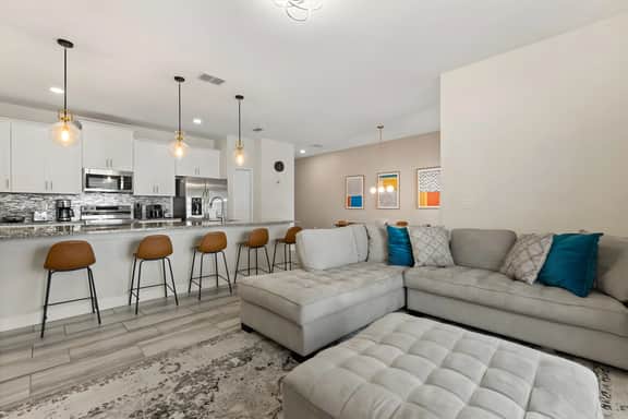 4 Bedrooms / 3 Bathrooms / Champions Gate (1576SW)