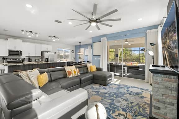 6 Bedrooms/ 4.5 Bathrooms/ Solara (2059TP)
