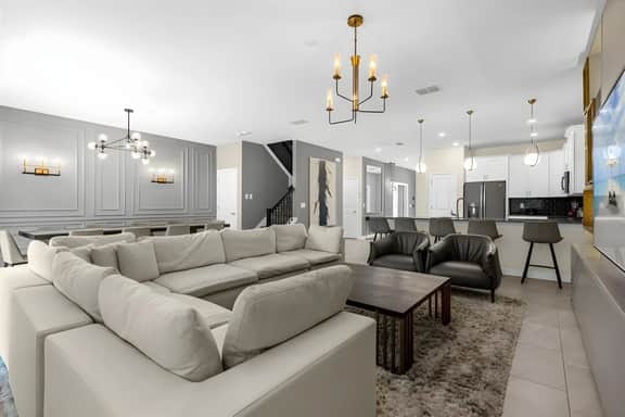 9 Bedroom/ 5 Bathroom/ Storey Lake (4564TB)