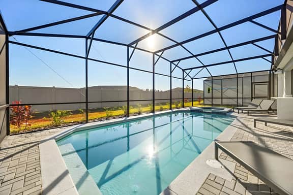10 Bedrooms / 9 Bathrooms / Windsor Cay (16215CC)