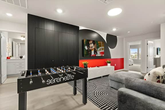 5 Bedrooms / 4.5 Bathrooms / Windsor Cay (16112PF)