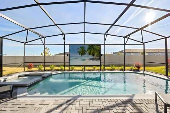 10 Bedrooms / 8 Bathrooms / Windsor Cay (16207CC)