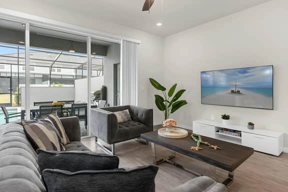 5 Bedrooms/ 4.5 Bathrooms/ Solterra (7104 OL)