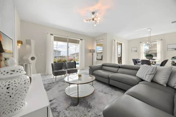6 Bedrooms/ 5 Bathrooms/ Champions (1097 LS)