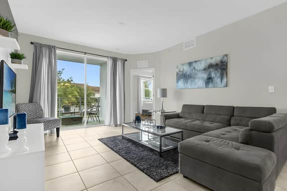 3 Bedrooms/ 2 Bathrooms/ Storey Lake (4751-201CT)